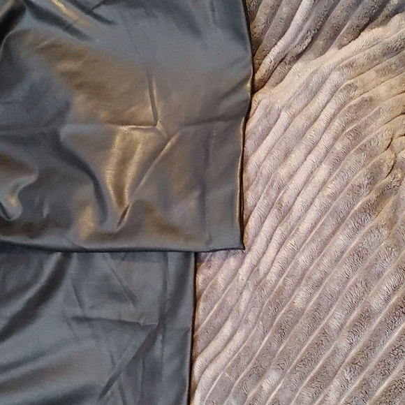 Anne Klein Polyurethane Gauchos Sz 8 - Picture 4 of 5